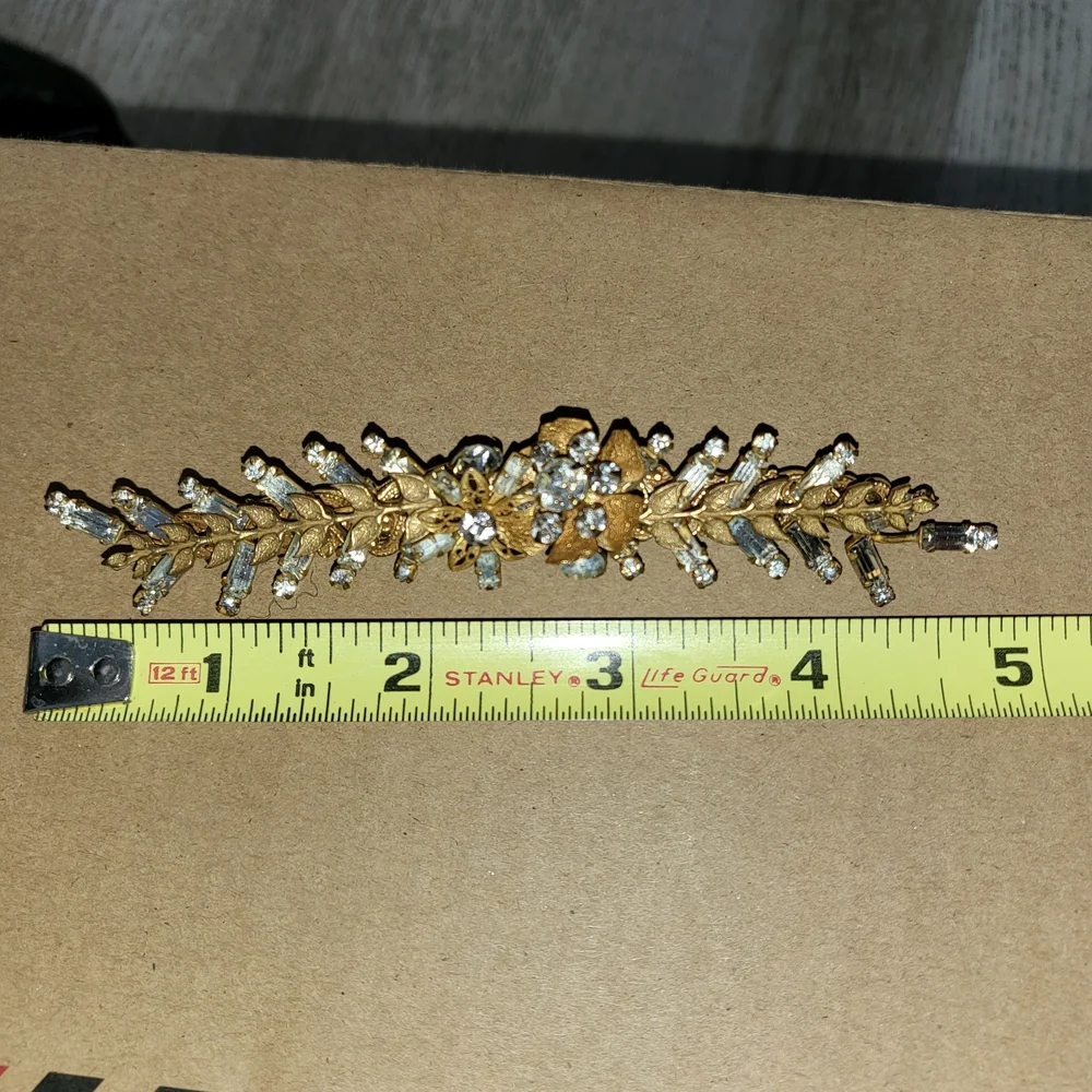 Vintage Gold Tone‎ with Rhinestones Brooch